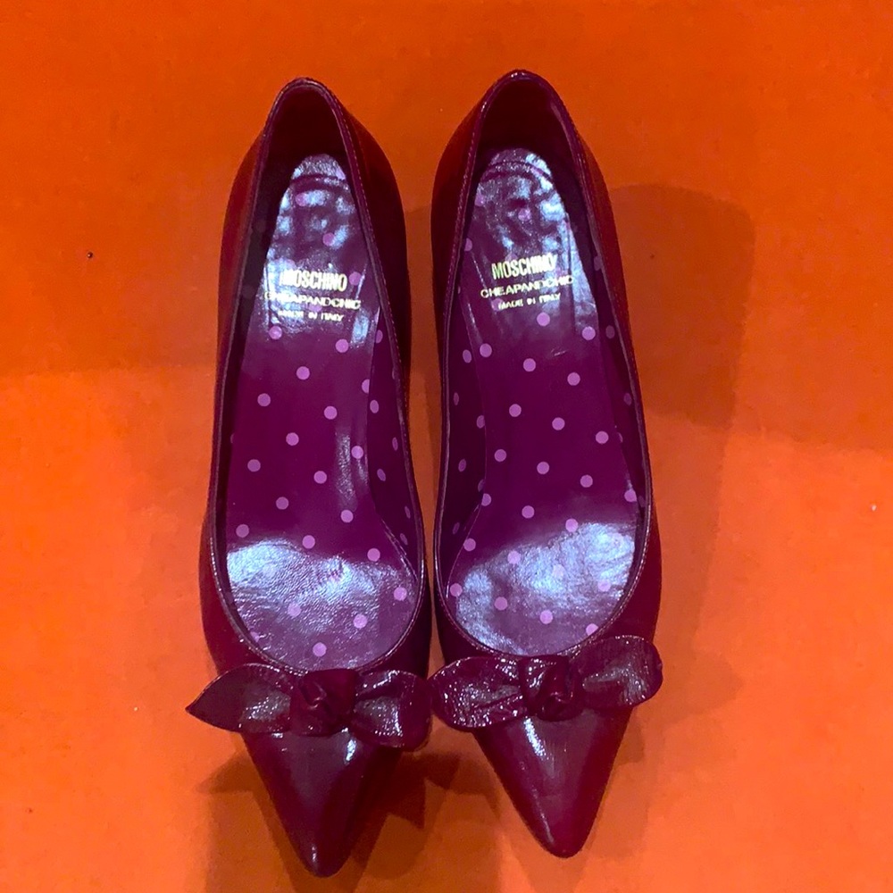 Moschino vintage bow patent leather  pump heels